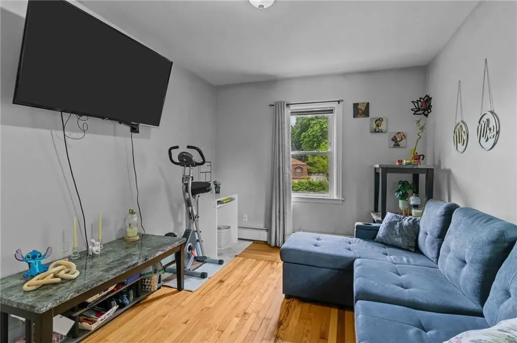 31 33 Bancroft Street Providence RI 02909