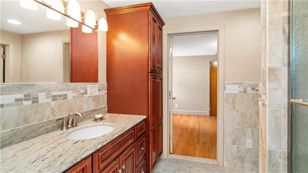 67 Vancouver Avenue Warwick RI 02886