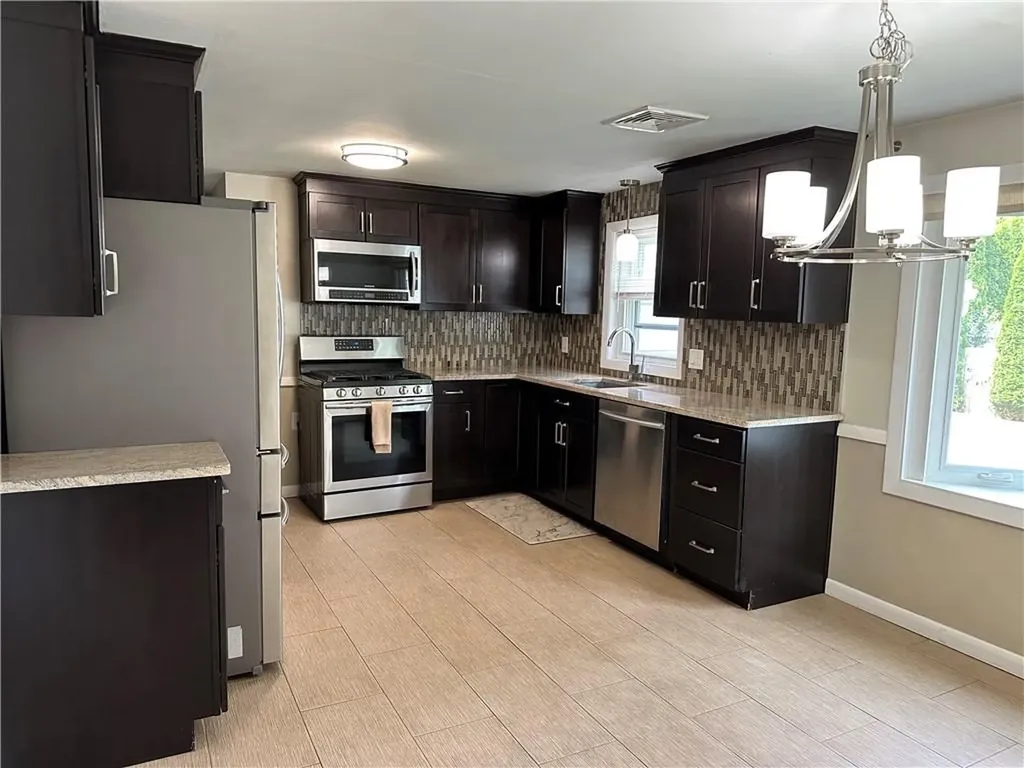 39 Gorham Avenue Warwick RI 02886
