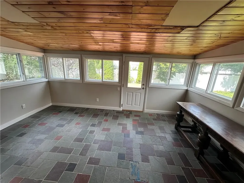 39 Gorham Avenue Warwick RI 02886