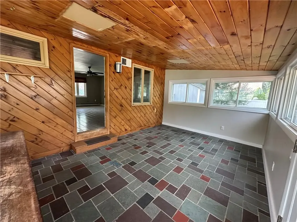 39 Gorham Avenue Warwick RI 02886