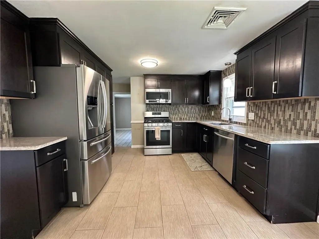 39 Gorham Avenue Warwick RI 02886