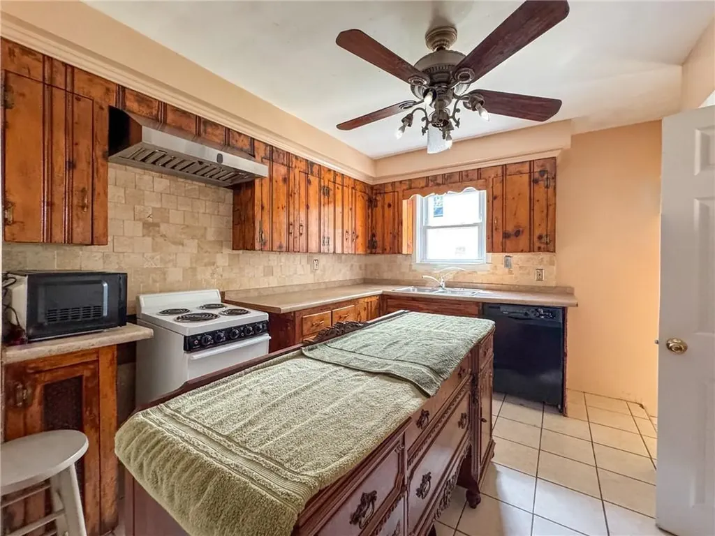 51 Ivy Avenue Cranston RI 02905
