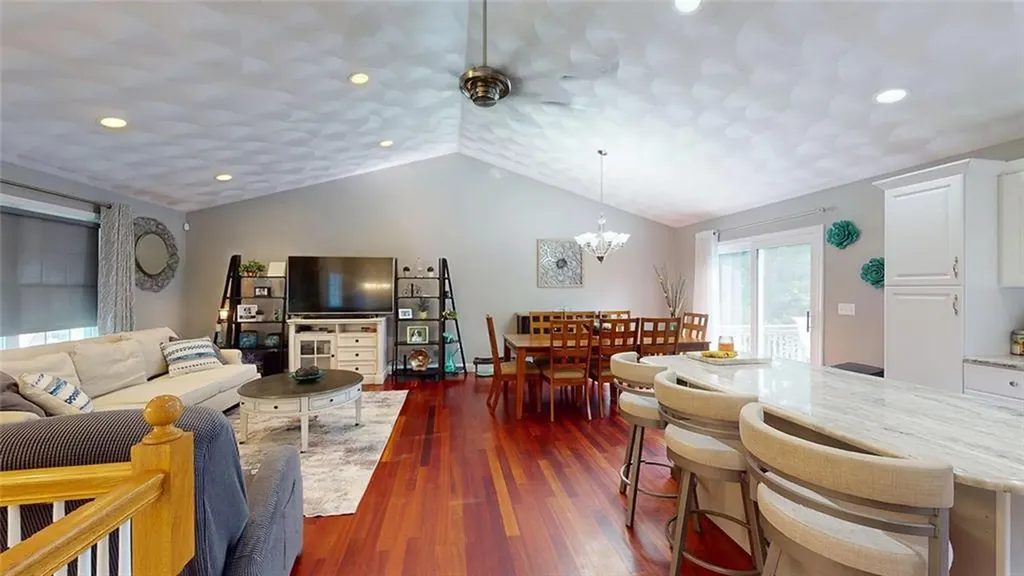 8 Kingston Street Johnston RI 02919