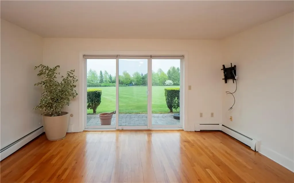 20 Indian Avenue Portsmouth RI 02871