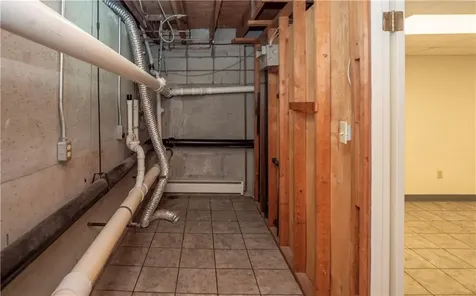 20 Indian Avenue Portsmouth RI 02871