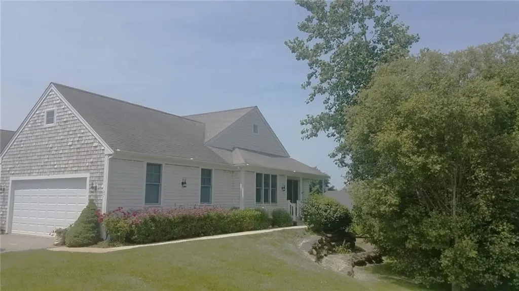 27 Sanderling Way Middletown RI 02842