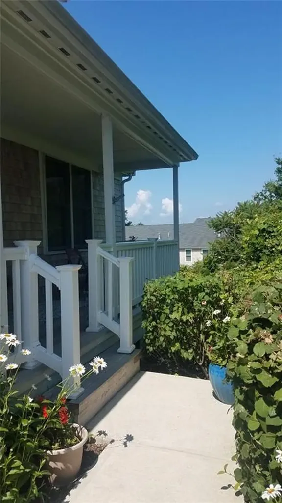 27 Sanderling Way Middletown RI 02842