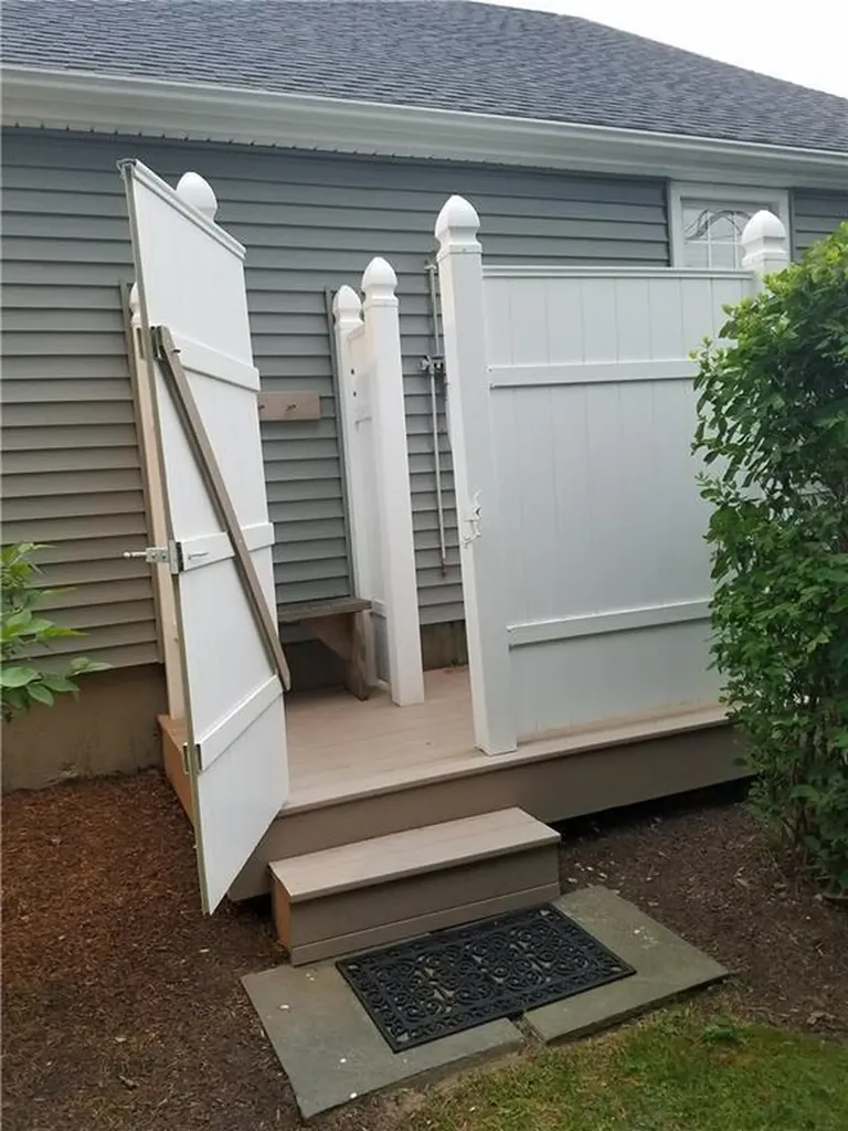 17 Melbourne Drive Narragansett RI 02882