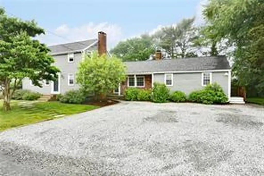 17 Melbourne Drive Narragansett RI 02882