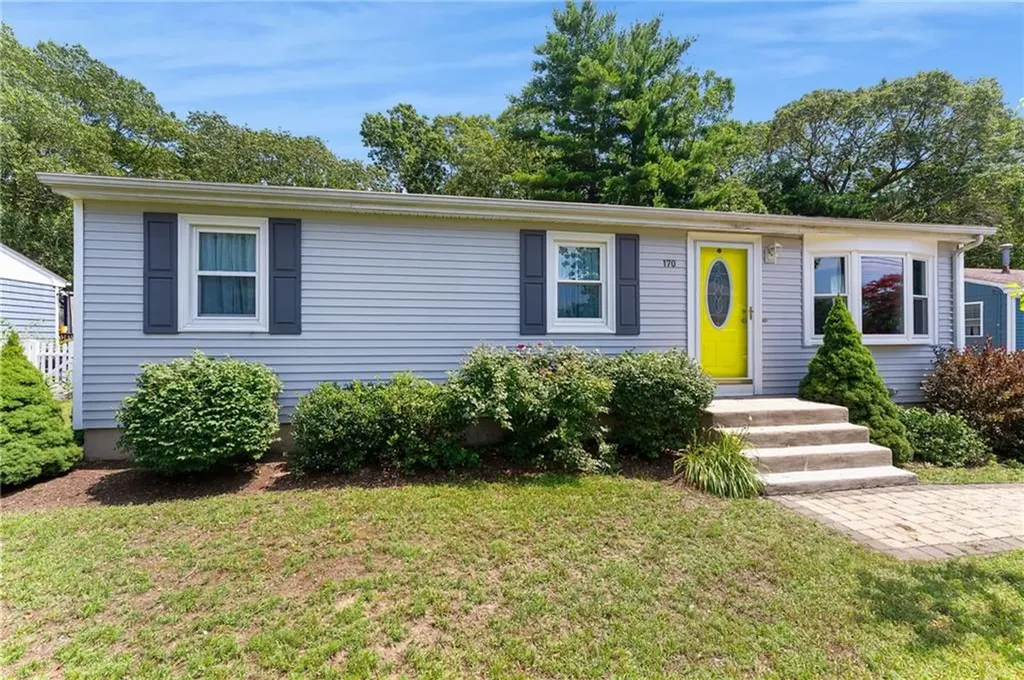 170 Reynolds Avenue Warwick RI 02889
