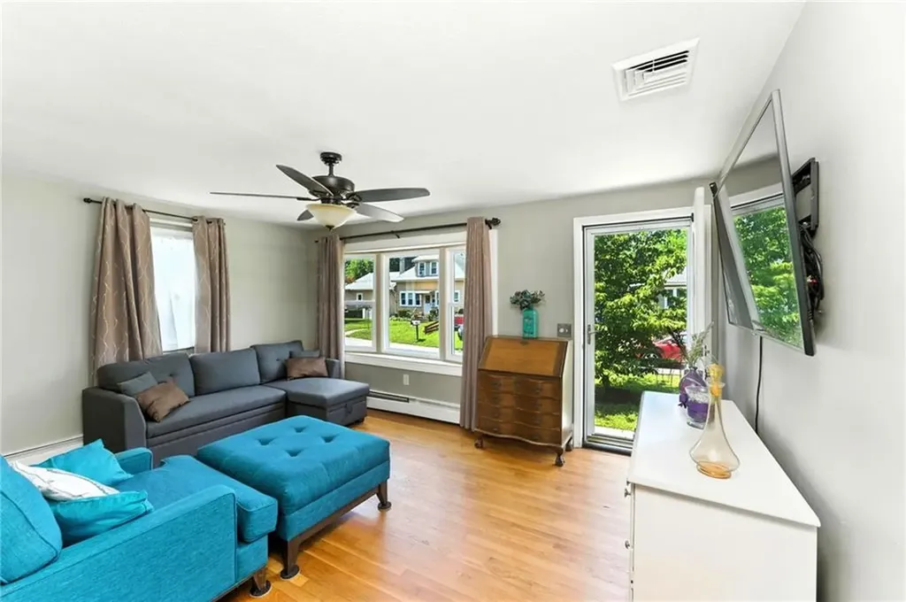 170 Reynolds Avenue Warwick RI 02889