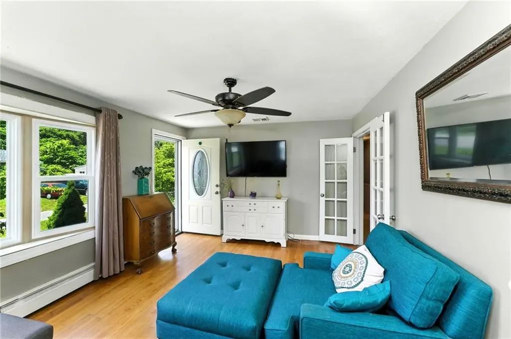 170 Reynolds Avenue Warwick RI 02889