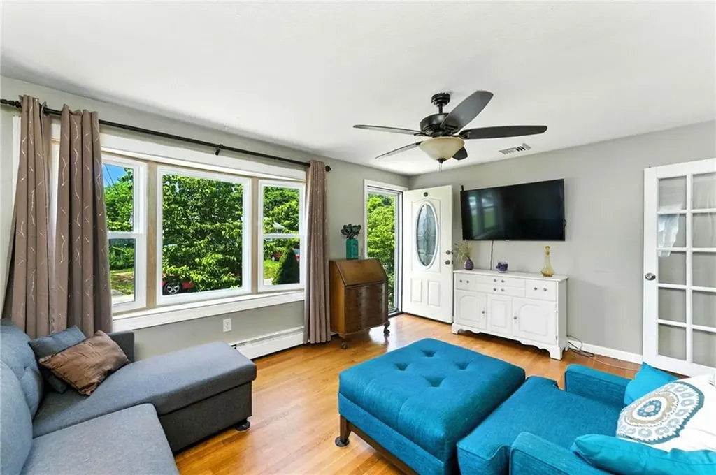 170 Reynolds Avenue Warwick RI 02889
