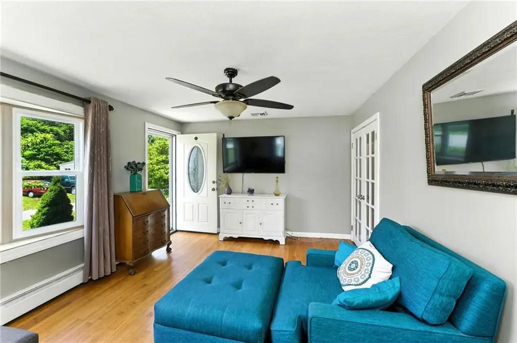 170 Reynolds Avenue Warwick RI 02889