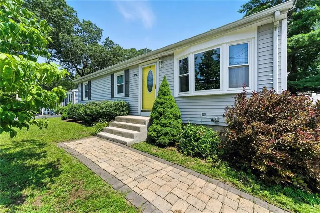 170 Reynolds Avenue Warwick RI 02889