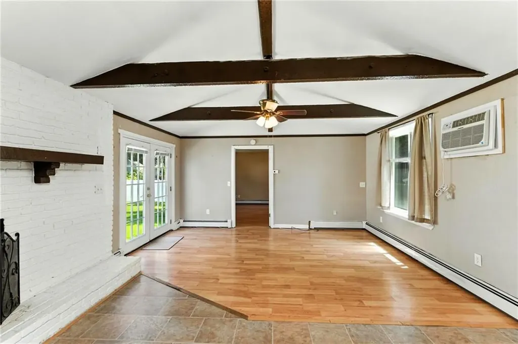 170 Reynolds Avenue Warwick RI 02889