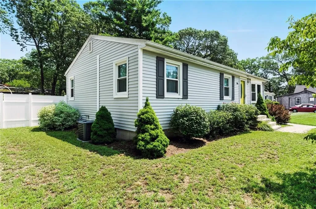 170 Reynolds Avenue Warwick RI 02889
