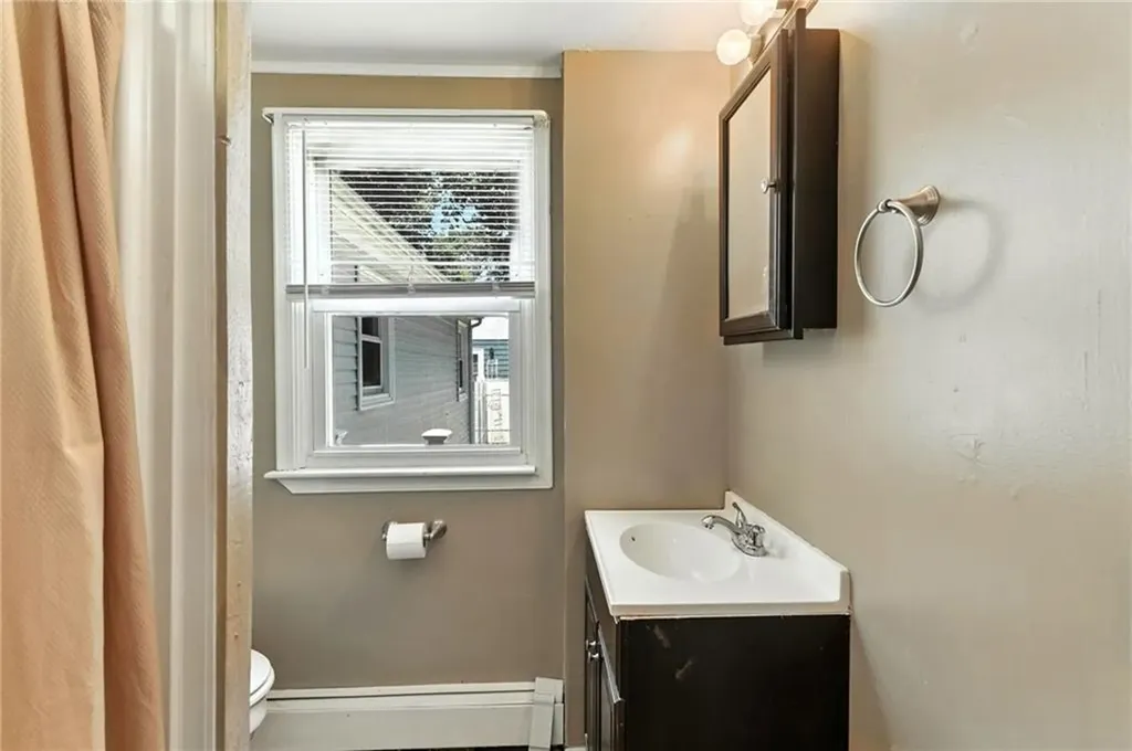 170 Reynolds Avenue Warwick RI 02889