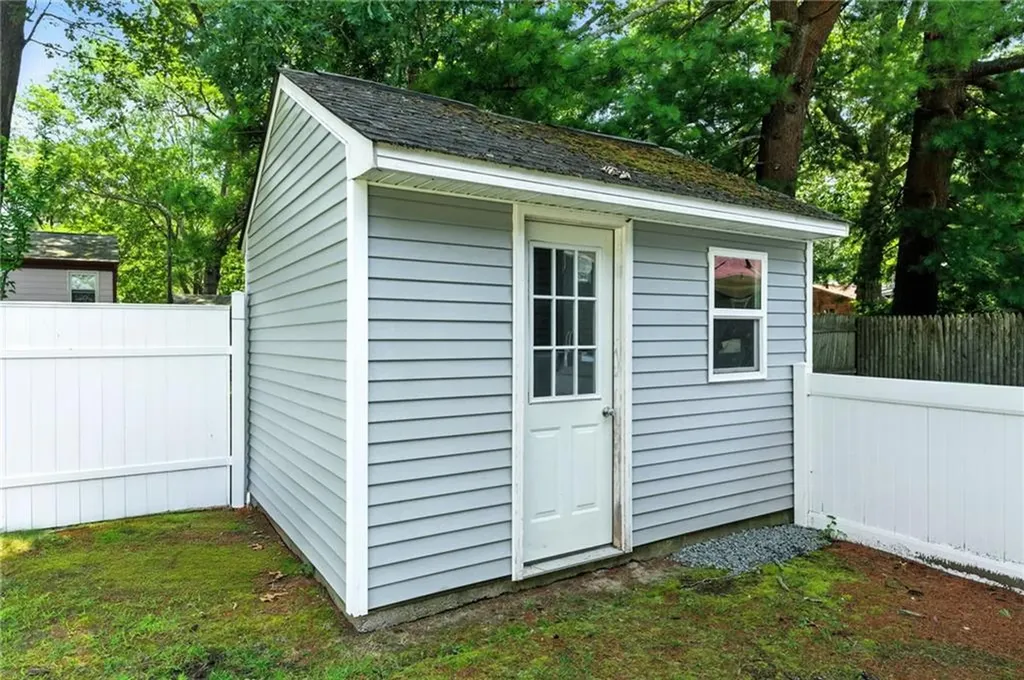 170 Reynolds Avenue Warwick RI 02889