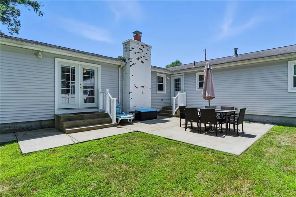 170 Reynolds Avenue Warwick RI 02889