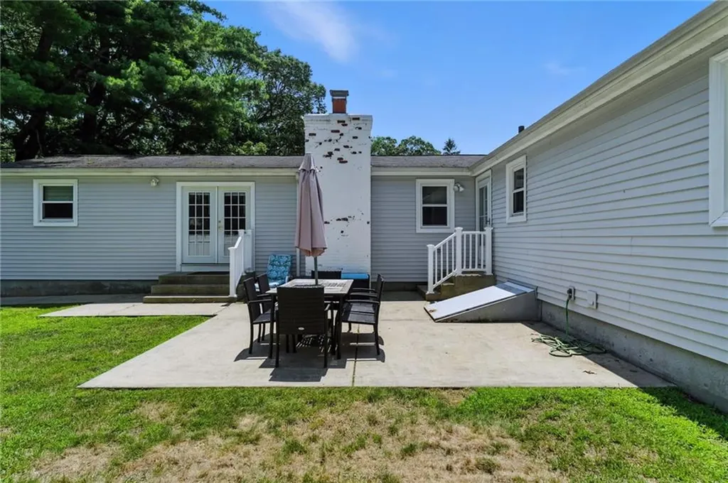 170 Reynolds Avenue Warwick RI 02889