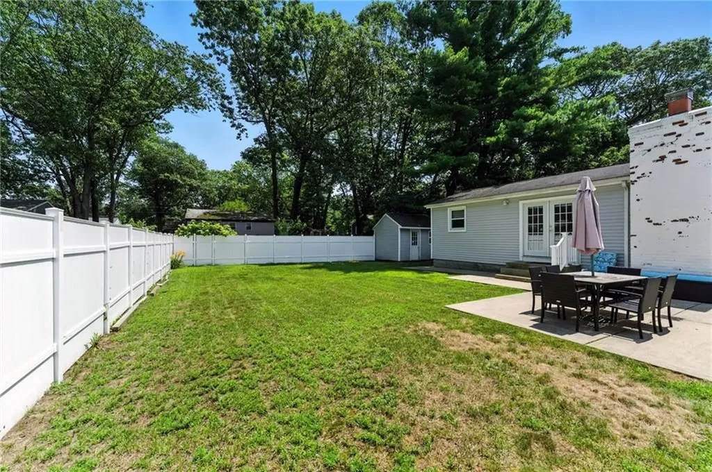 170 Reynolds Avenue Warwick RI 02889