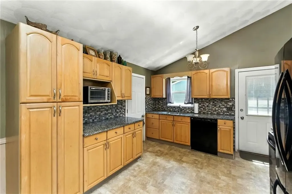 170 Reynolds Avenue Warwick RI 02889