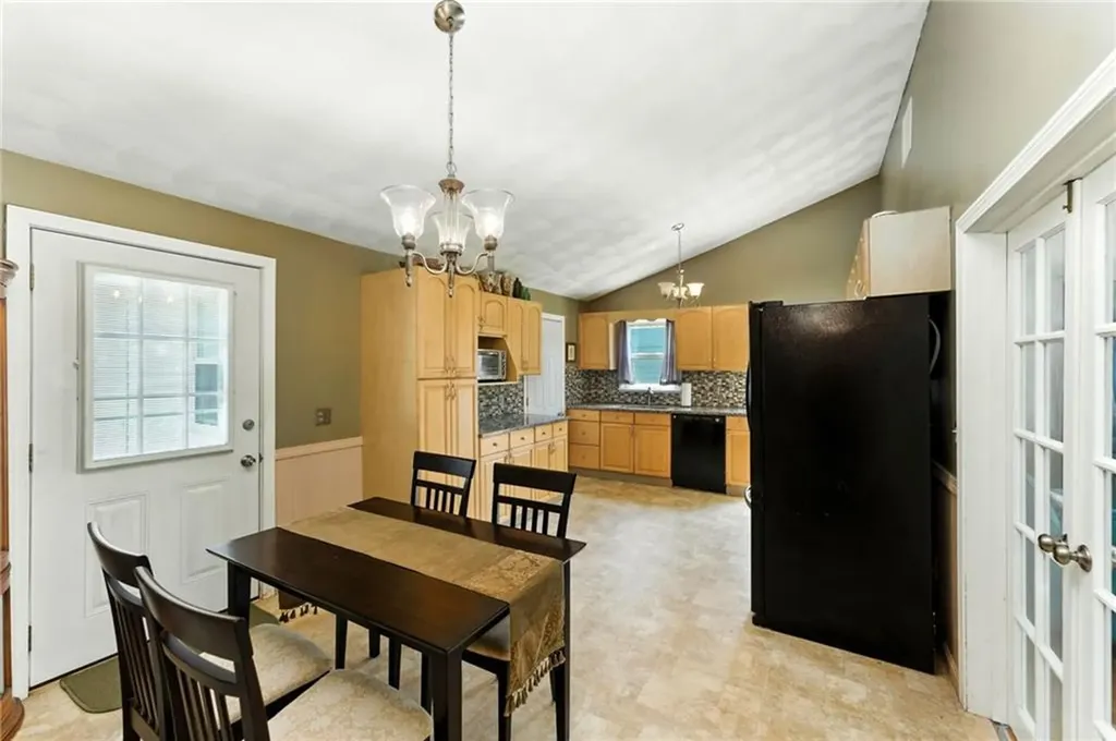 170 Reynolds Avenue Warwick RI 02889