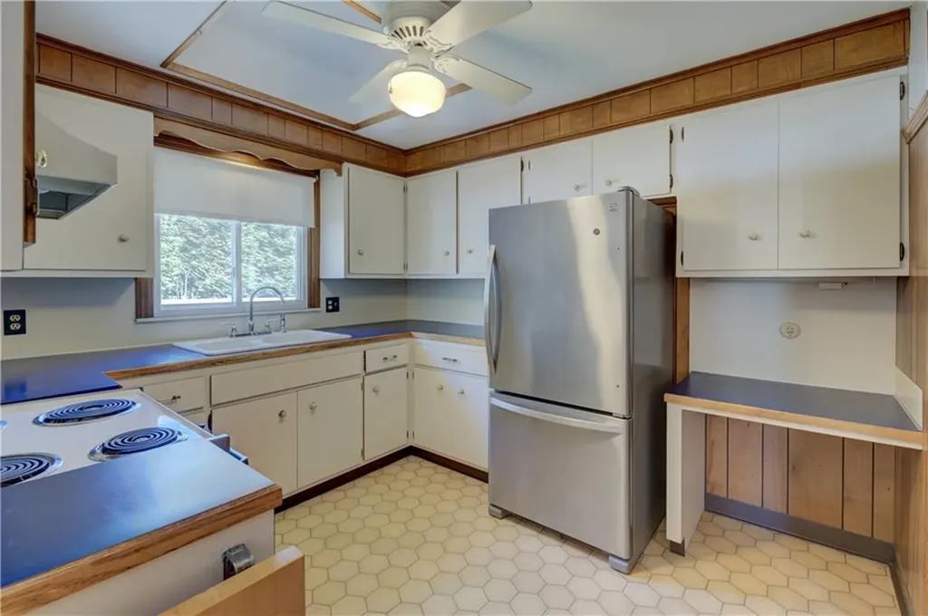 123 South Comstock Parkway Cranston RI 02921