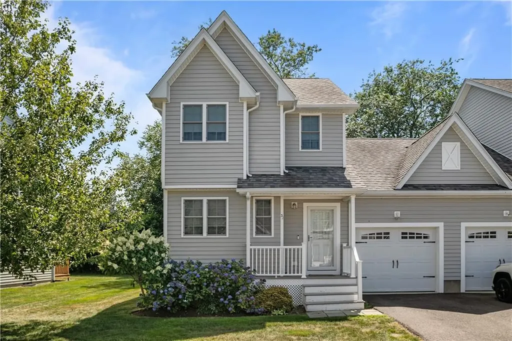 32 Seafare Lane Portsmouth RI 02871