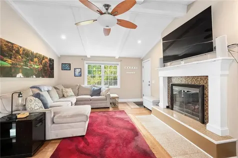 36 Daniel Drive North Kingstown RI 02852