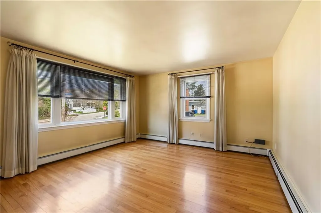 19 Hillside Avenue Newport RI 02840
