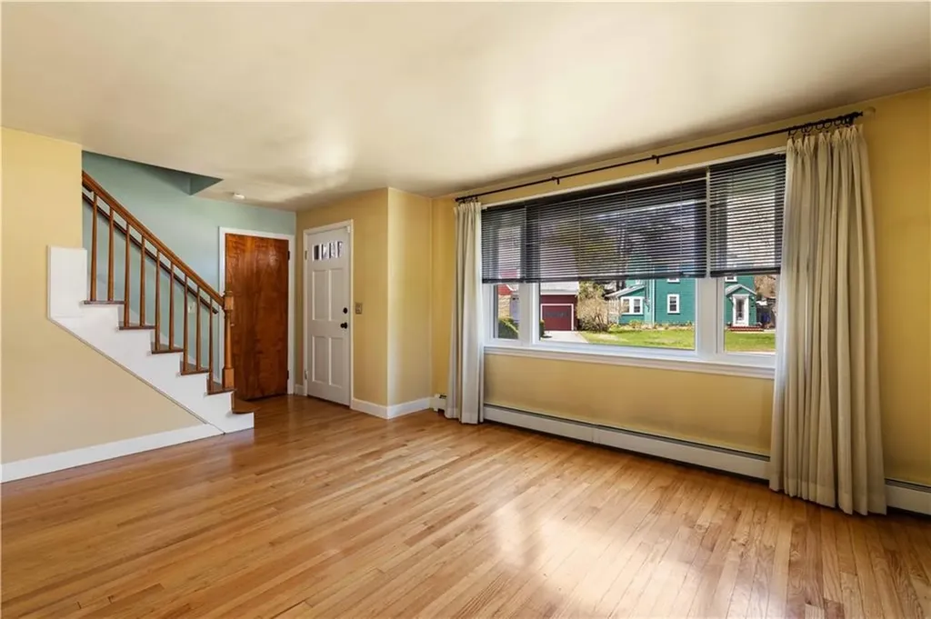 19 Hillside Avenue Newport RI 02840