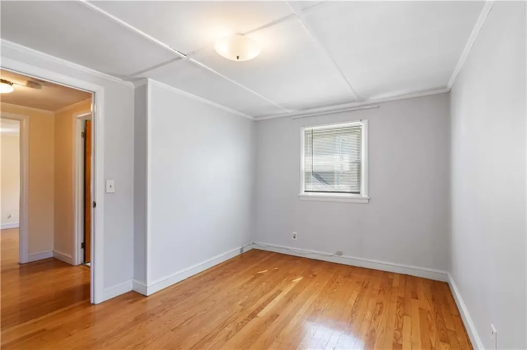 19 Hillside Avenue Newport RI 02840