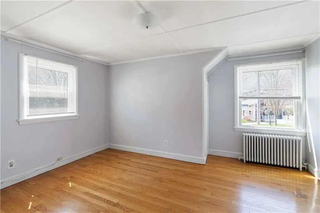 19 Hillside Avenue Newport RI 02840