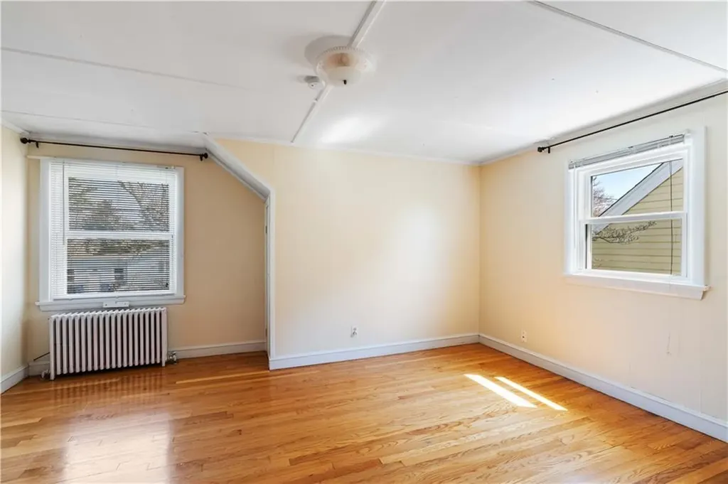 19 Hillside Avenue Newport RI 02840