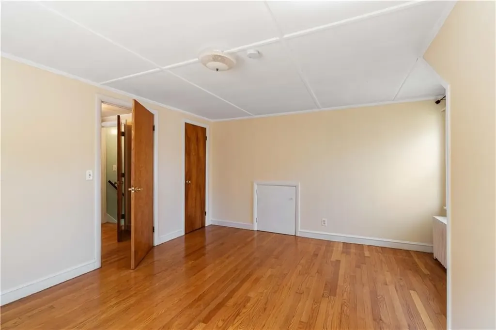 19 Hillside Avenue Newport RI 02840