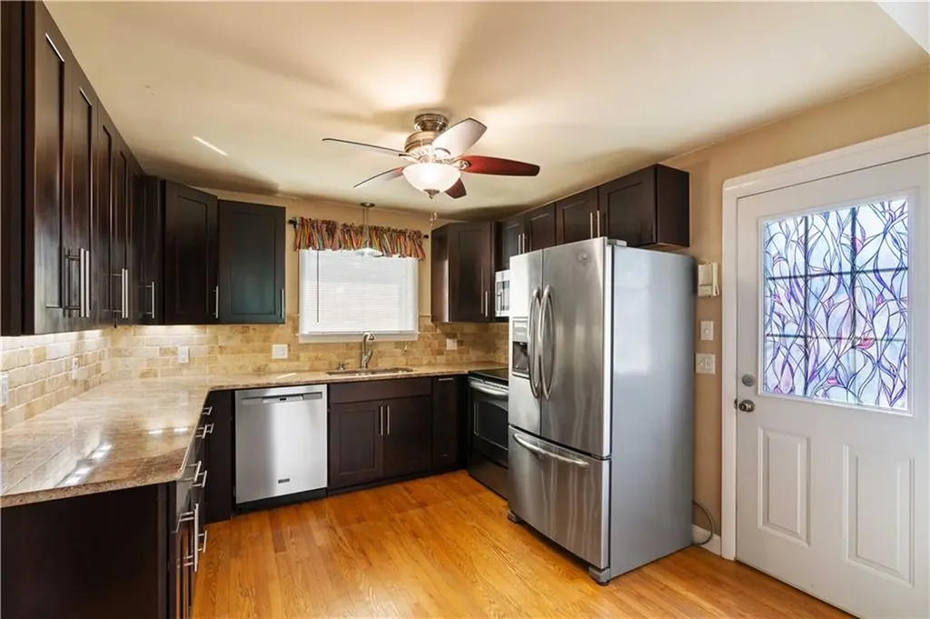 19 Hillside Avenue Newport RI 02840