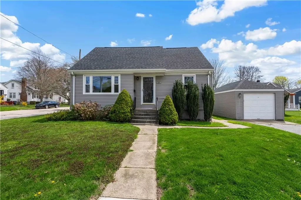 19 Hillside Avenue Newport RI 02840