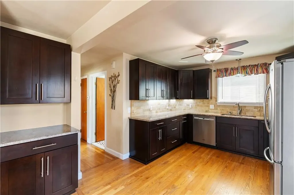 19 Hillside Avenue Newport RI 02840
