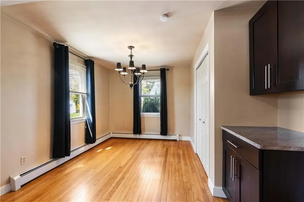 19 Hillside Avenue Newport RI 02840