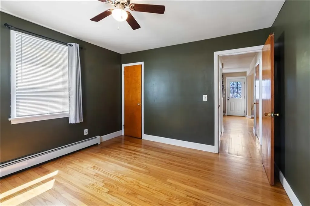 19 Hillside Avenue Newport RI 02840