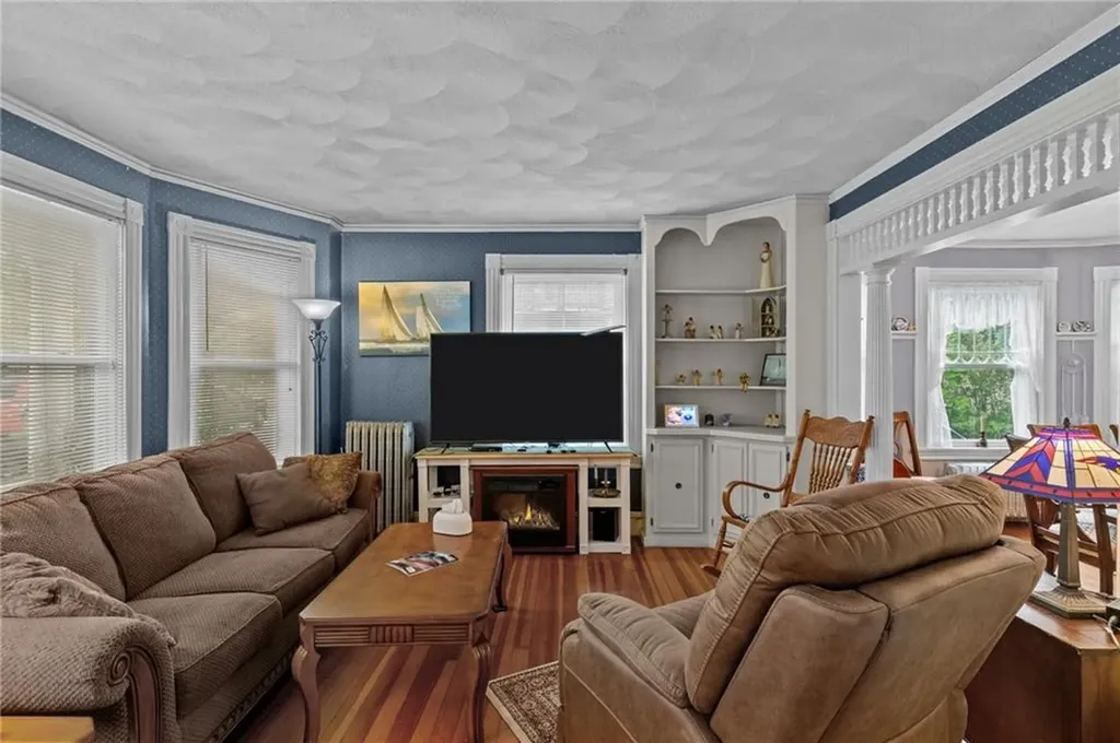 161 Ocean Avenue Cranston RI 02905