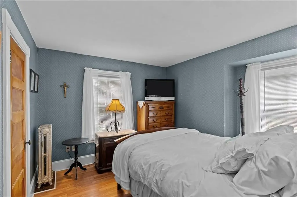 161 Ocean Avenue Cranston RI 02905