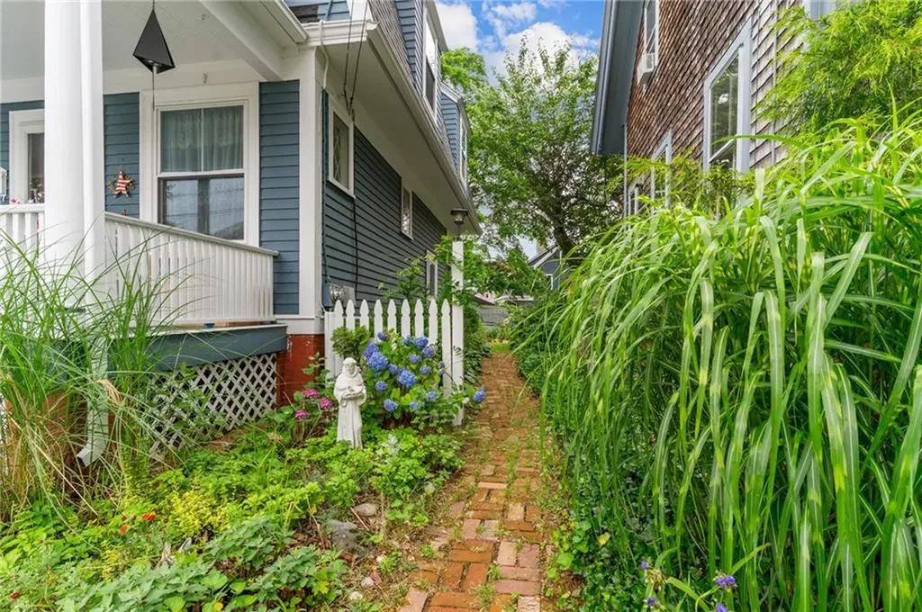 161 Ocean Avenue Cranston RI 02905