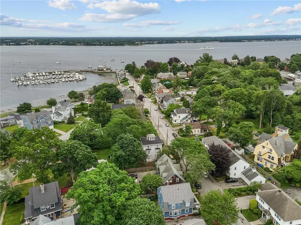 161 Ocean Avenue Cranston RI 02905