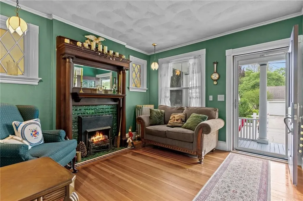 161 Ocean Avenue Cranston RI 02905