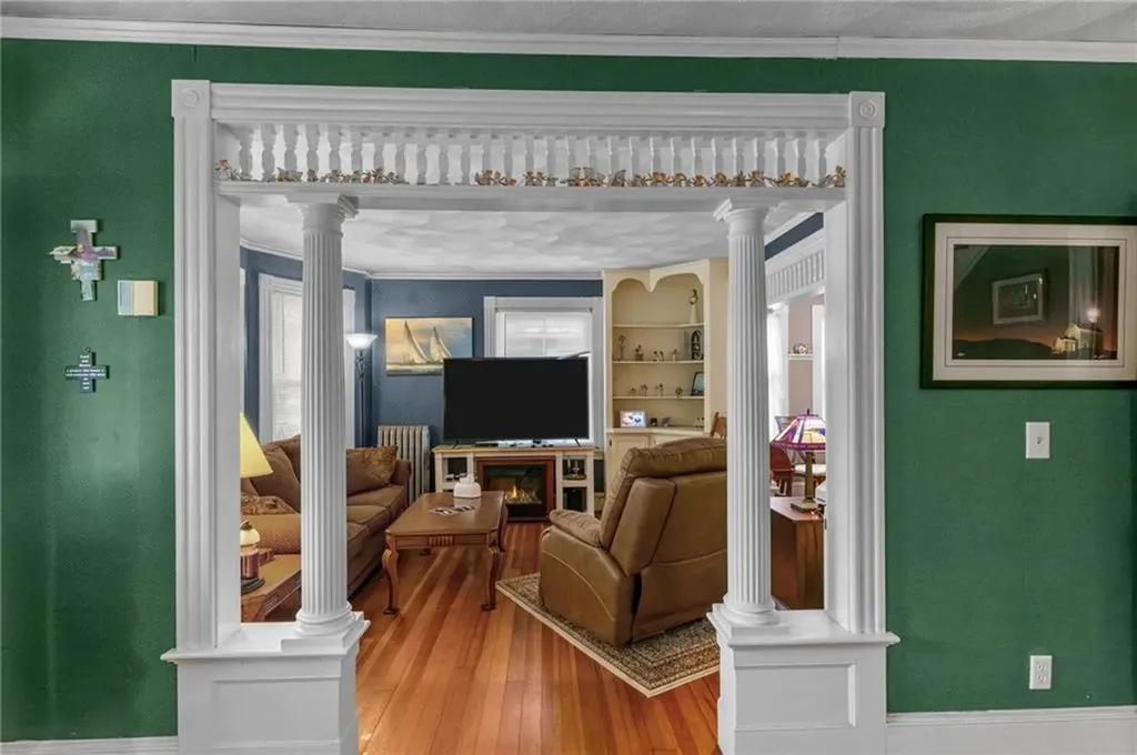 161 Ocean Avenue Cranston RI 02905