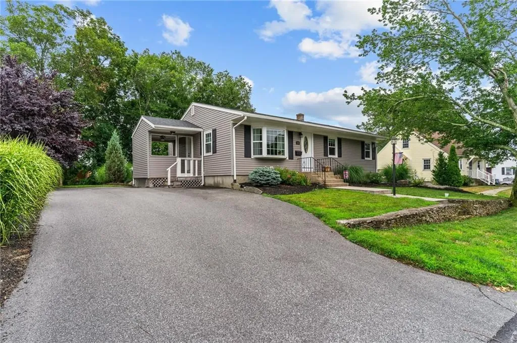 30 Newwood Drive Cranston RI 02920